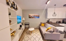 Budapest Flamingo Central Home Stay - Balcony, Ac, Downtown